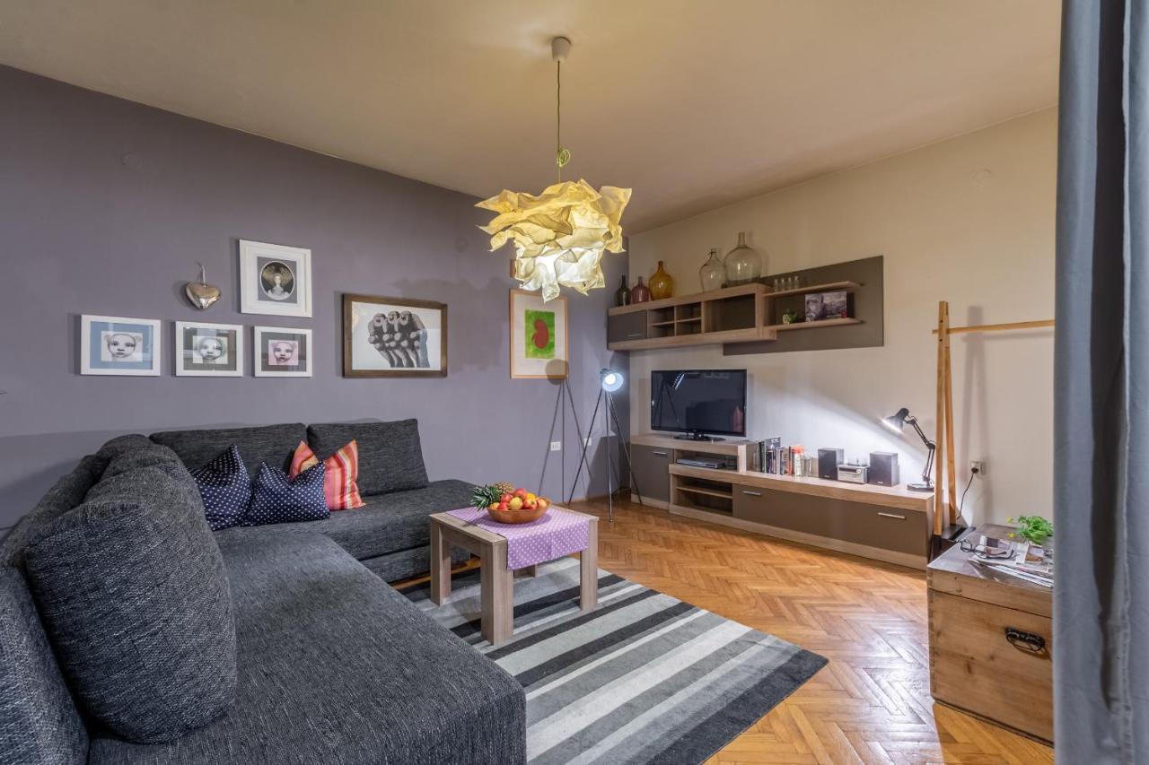 Apartment Lota With Heated Pool On Top Location Supetar Exteriör bild