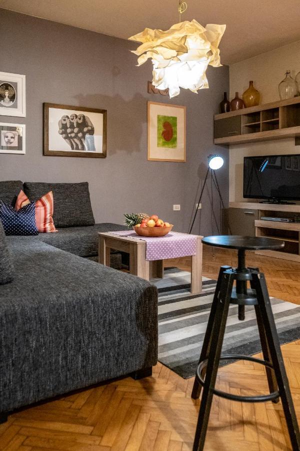 Apartment Lota With Heated Pool On Top Location Supetar Exteriör bild