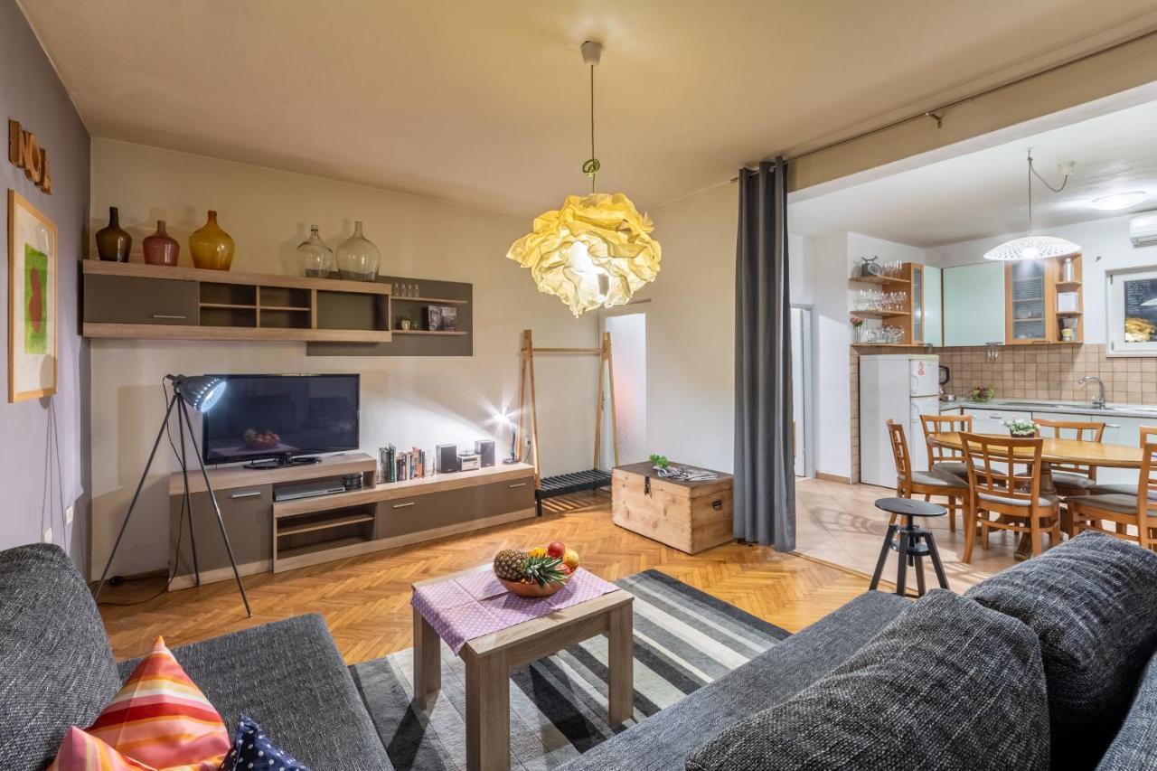 Apartment Lota With Heated Pool On Top Location Supetar Exteriör bild